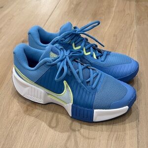 Nike Zoom GP Challenge Pro Womens Tennis Shoe size 7